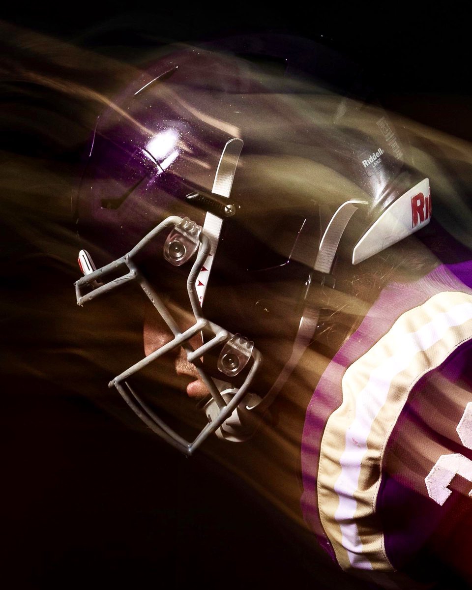 chris_t_torres's tweet photo. Portraits I shot for the @SCVSignal High School Football Preview magazine!

It was a pleasure to shoot with #SCV HS football standout talents such as #Saugus’ Jake Viger, #WestRanch’s Ryan Staub and #Valencia’s Reid Farrell. 

#photojournalism https://t.co/zsIB6urAAU