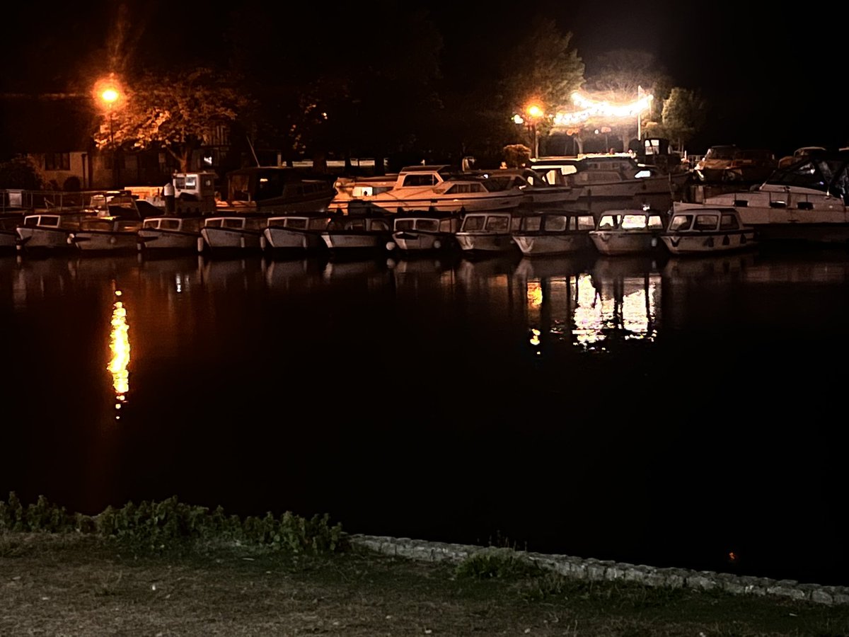 MatthewClive's tweet photo. #nightine #photography https://t.co/T1hOenyl6V