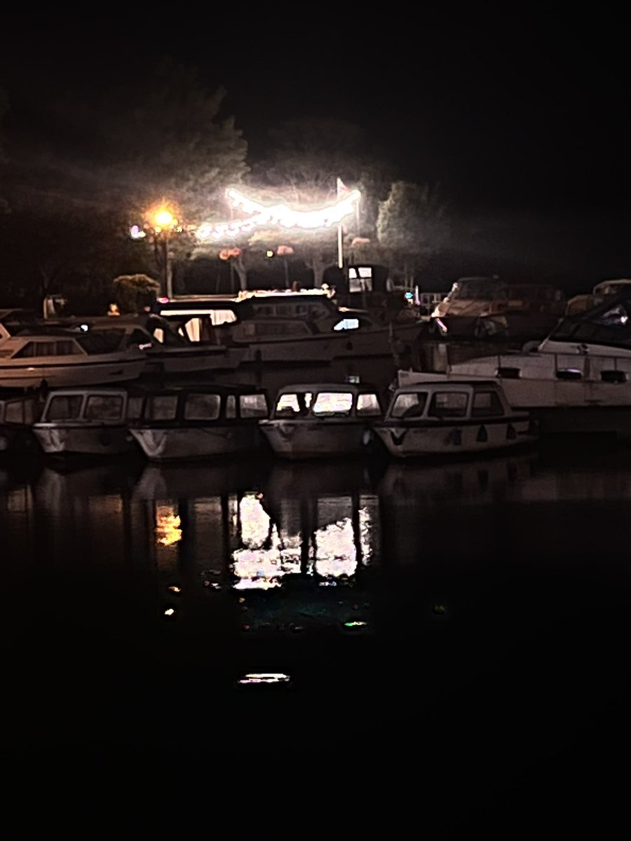 MatthewClive's tweet photo. #nightine #photography https://t.co/T1hOenyl6V