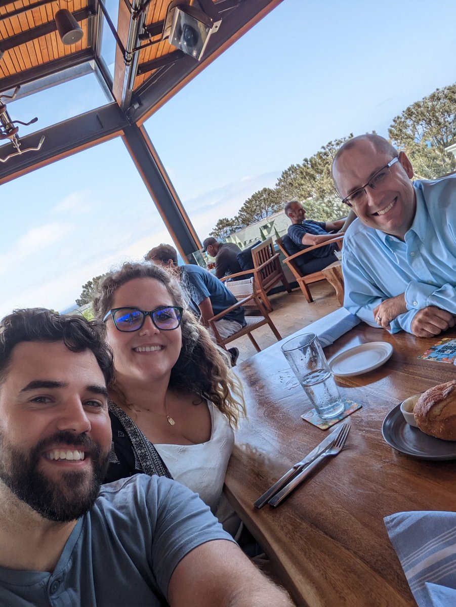 ChemChelsea's tweet photo. Omg! We had lunch with the infamous @SafeChem79 ?!?? #fangirl #starstruck #safechem #chemlife #goals #ChemMentor #lifementor #spacecowboy #gangstaoflove #guru https://t.co/QxaKDC7yh6