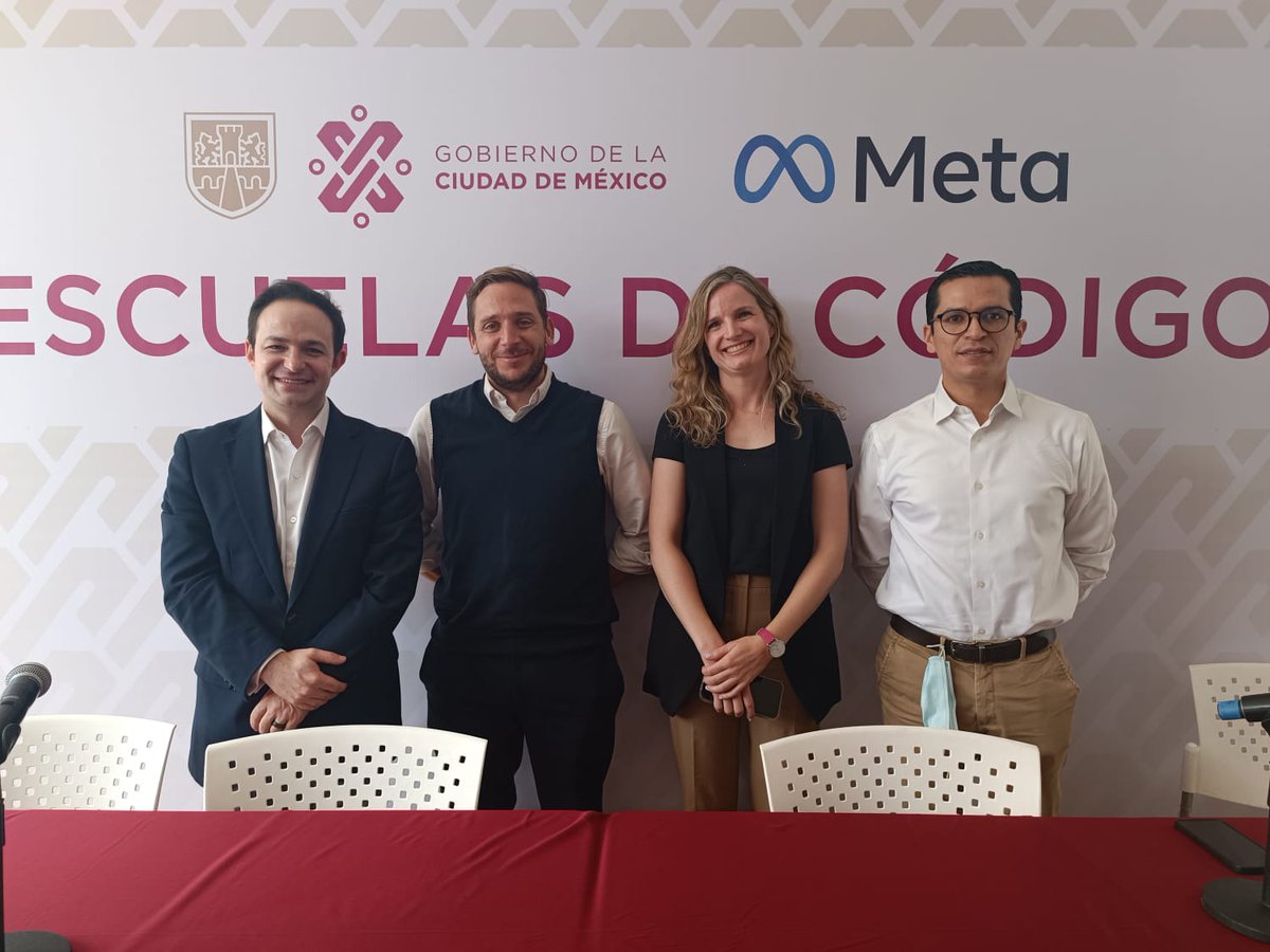 LaAgenciaCDMX's tweet photo. A partir del 31 de agosto, las y los egresados de las Escuelas de Código que aprobaron el examen de certificación en Java o Python, recibirán un curso de realidad aumentada por parte de #MetaMx.
https://t.co/jOKA66S9du https://t.co/EhqSXkBhhr