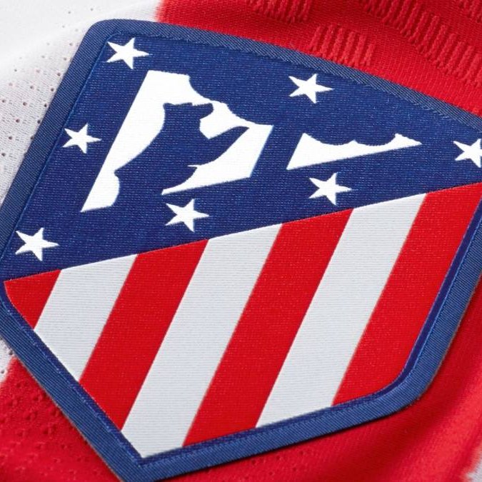 lnstantFoot's tweet photo. 🚨 Comme l'Atletico, l'AC Milan, le FC Séville et Benfica ont signé un partenariat avec l'application Momento Market !

Lors de certains matchs, les joueurs n'auront pas le droit de donner leurs maillots aux fans.

Les supporters devront enchérir via l'app pour les obtenir... 🤮 https://t.co/nt2d4HWsQ5
