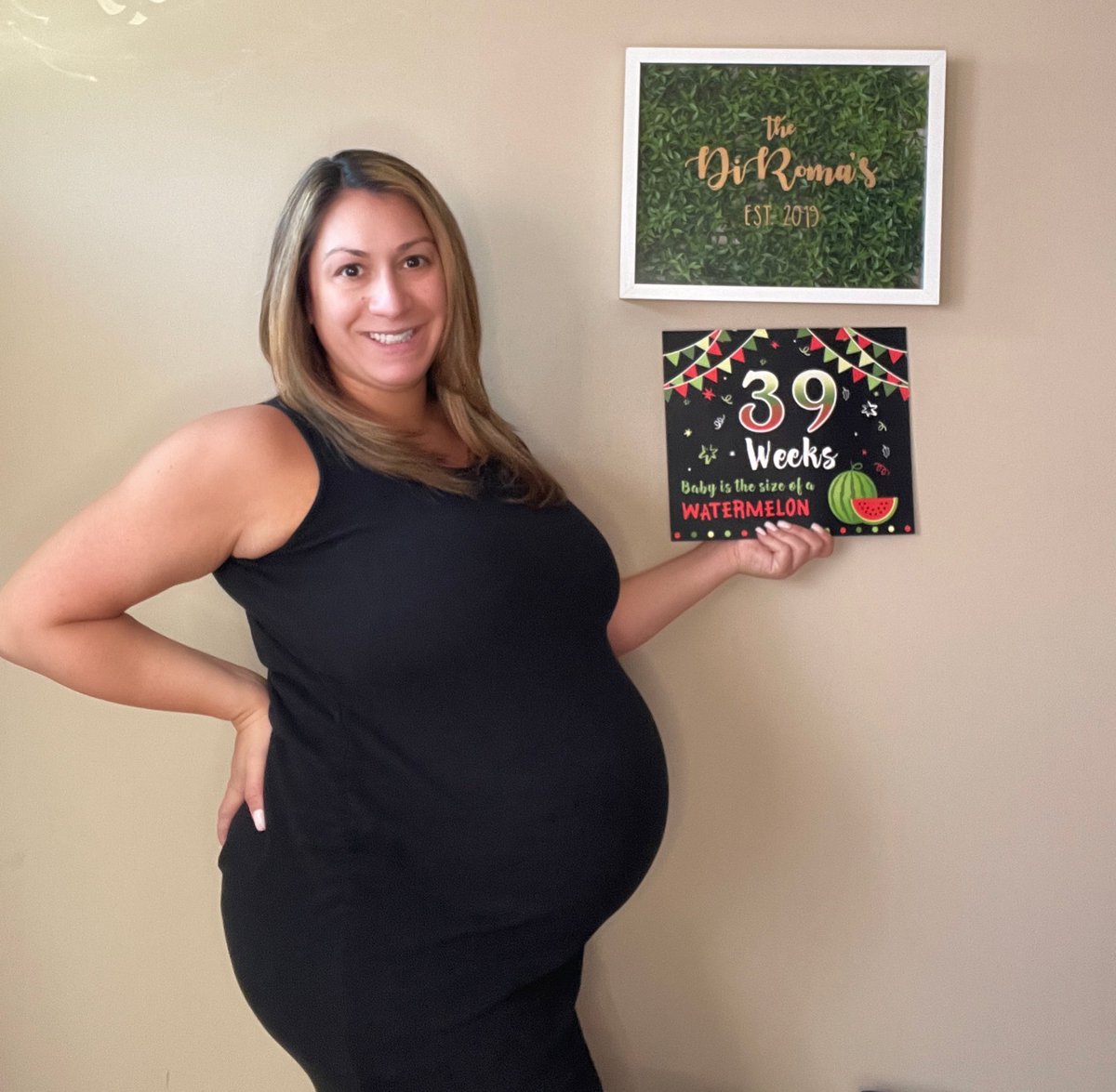 kimberlycantoni's tweet photo. 39 Weeks! π€°π» Baby is the size of a watermelon! π
Enjoying these last few weeks with this baby bump. I canβt believe this pregnancy is almost over. Very soon mommy and daddy get to meet you little man! π
#BabyBoyDiRoma #rainbowbaby #bumppics https://t.co/keX8RzrLVE