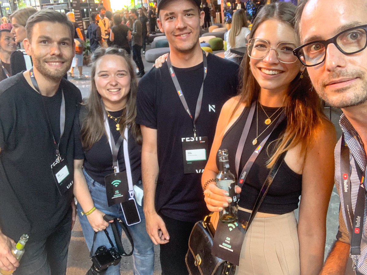 LinkeSebastian's tweet photo. @wertfaktor marketing crew /w our friends from #Netzproduzenten at #YTF22 in @berlin https://t.co/EgCjj64g6n
