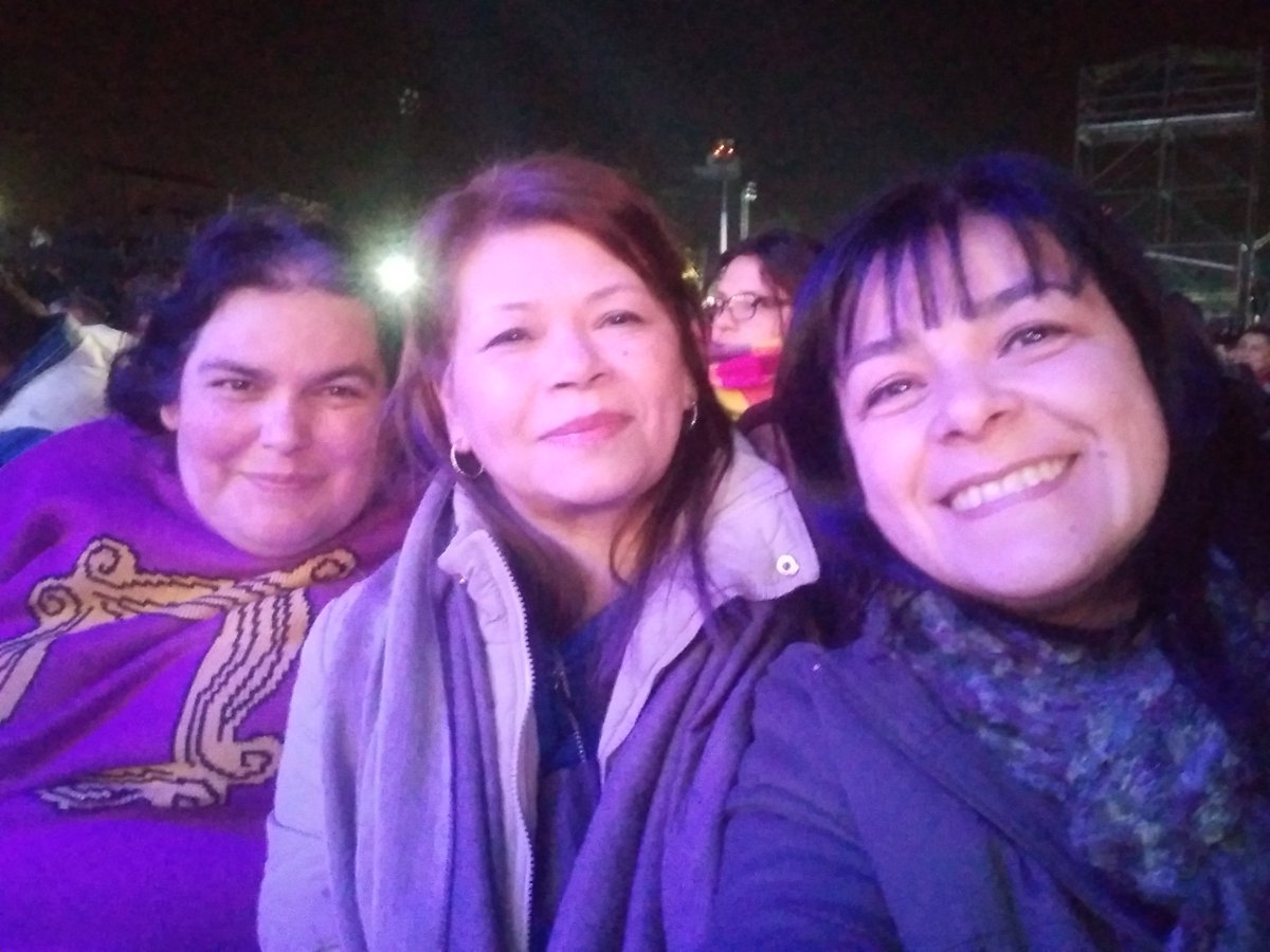 motreras's tweet photo. Atahualpa 2022 las mismas locas de siempre @LucianoPereyra  ¿que lindo no? https://t.co/IKKa4awzc9