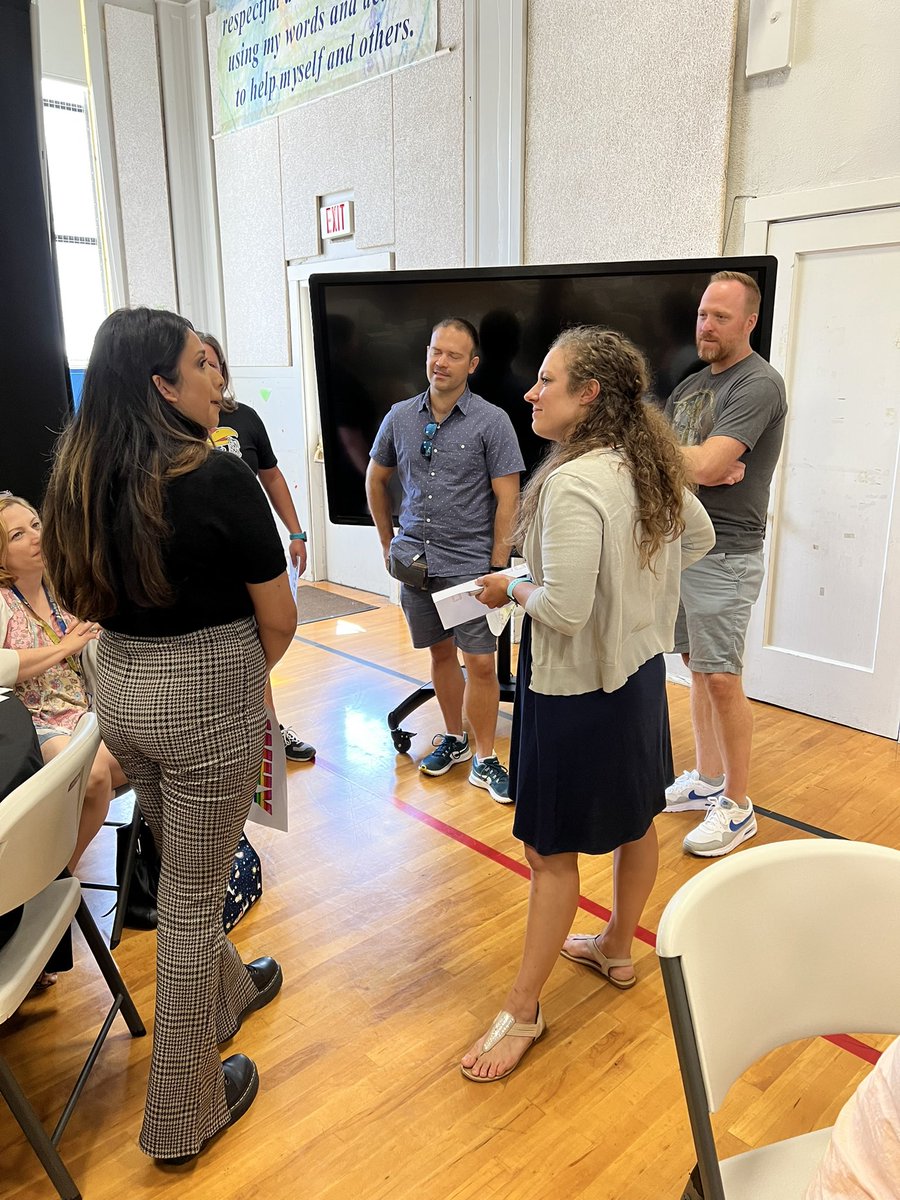 belliot66's tweet photo. Day 1 New Employee Training Camp @greshamschools: Digging into our Why in teaching. #InspireEmpowerThrive @HiuJames @carlagay12 @klinger_tracy @pplavala @SParvankin https://t.co/lrNGUP4Px4