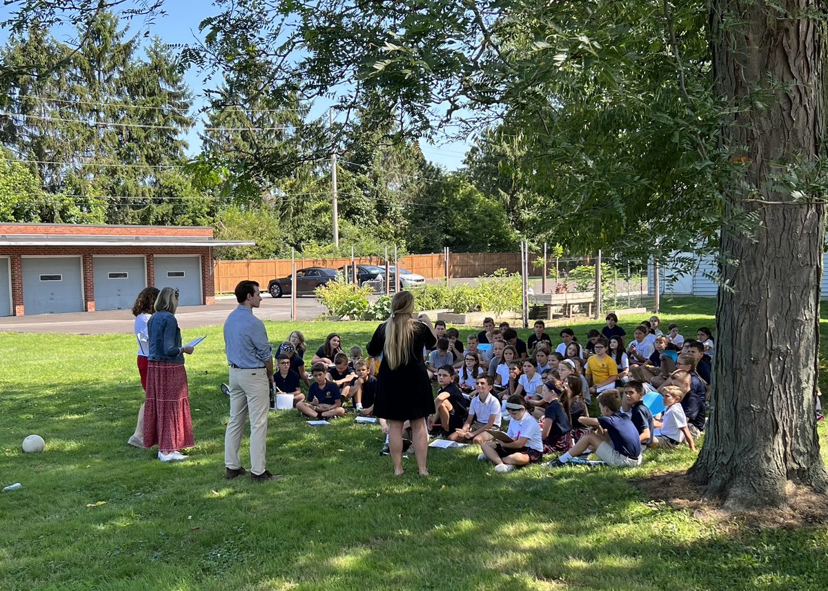 stbernschool's tweet photo. First day back is in the books. We cannot wait for all of the adventures ahead! Welcome back Bulldogs!
ππΎππΌβοΈπππβοΈπ#stbbulldogs #stbgrows https://t.co/OjPu8wkwpV