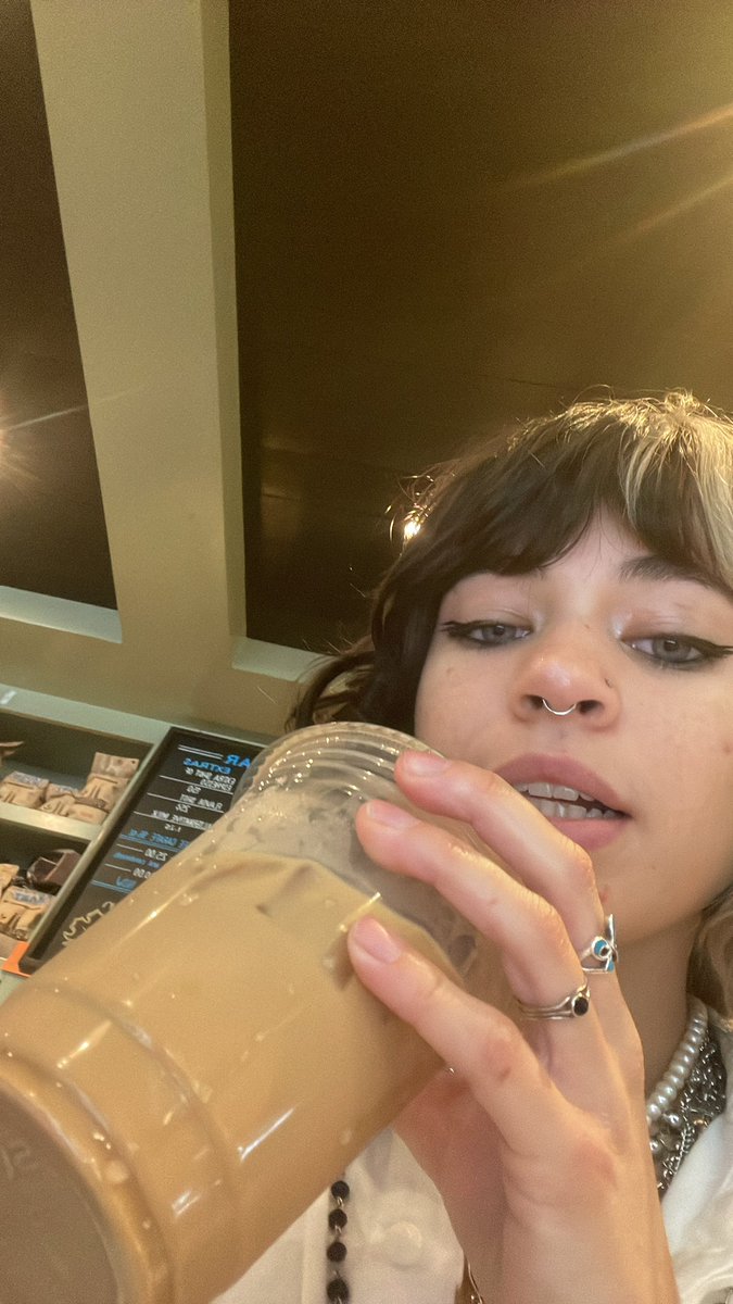 k20072957's tweet photo. @brandonsintern i’m gonna get canceled for this tweet BTW i made a chai instead of matcha https://t.co/JSRHf6AZU4