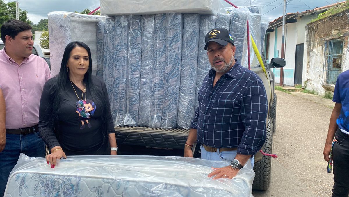 sulmeavila's tweet photo. #TrabajandoMásQueHablando por nuestra Parroquia Parapara,  Hoy llevamos colchones a más de 40 familias afectadas gracias al Diputado de la Asamblea Nacional @OrtaGobernador 

#ApoyemosAParapara
#Guárico
#Roscio https://t.co/4ME77xjjAv