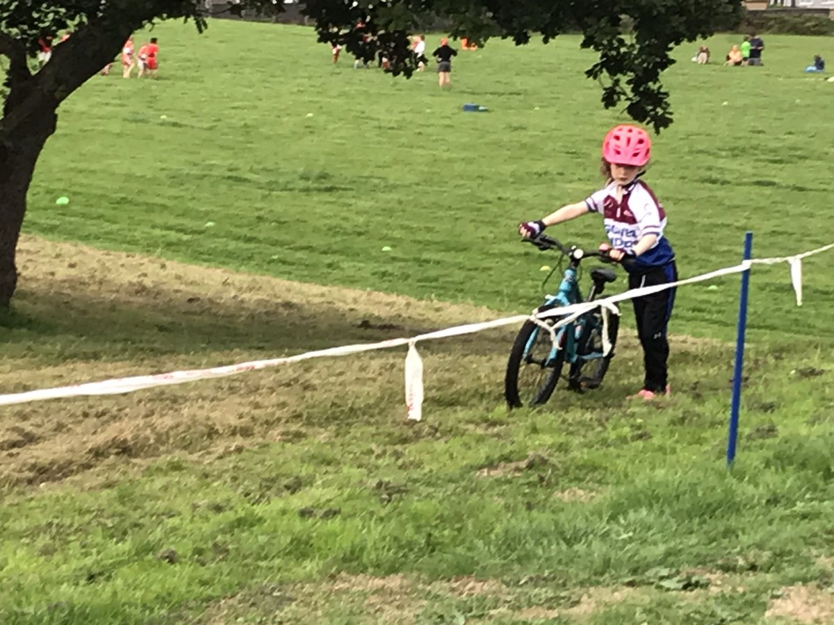 KevinRees1's tweet photo. Great racing at the he @GowerRiders “race” night and fab to see new faces at Penyrheol. Two more sessions left before the start of the CX season including one race night. @WelshCycling https://t.co/fmxR0OrUvt