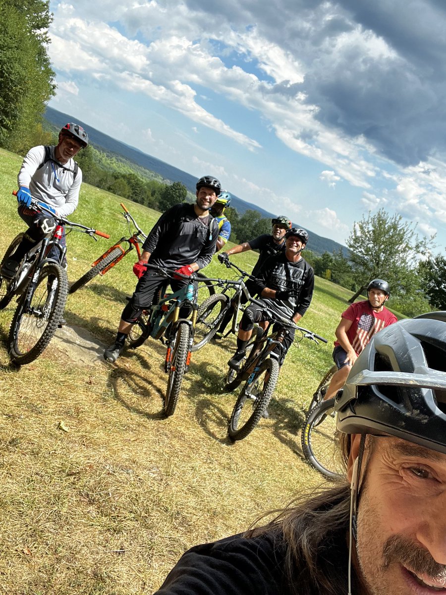 Mike_Bones's tweet photo. another epic day @NorbrookFarm trails were running F A S T https://t.co/5xkL2KG82T