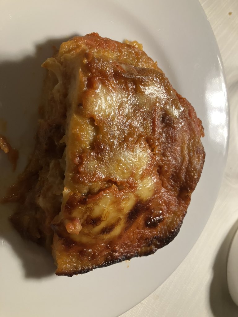 pino_nostro's tweet photo. Stasera si esagera… ma, dopo 7 ristorantini testati, #Manitta (sopra Santa Domenica) è per distacco il migliore tra #Tropea e dintorni. Sempre pieno, ci vanno anche i Tropeani. Oltre ai soliti #fileja … Spettacolare la salsiccia al peperone, parmigiana commovente 😍😍😍 https://t.co/VEN1kXXRsV