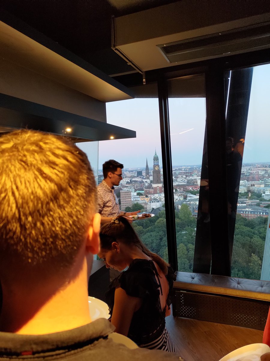 emjot's tweet photo. Tonight @MolliePayments roadshow. Good presentation, great conversations and a spectecular view. Thank you! https://t.co/GmqRzqCnKu