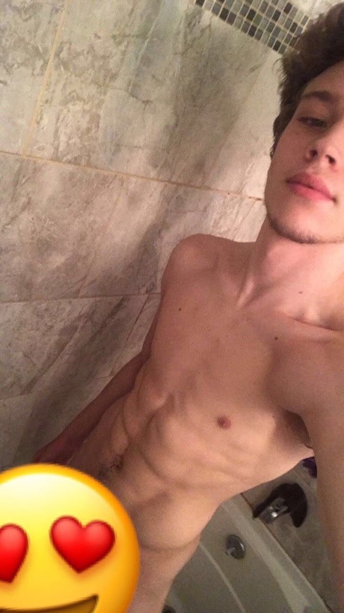 worthlessdad's tweet photo. hop in🚿 https://t.co/F2zCvIQONs