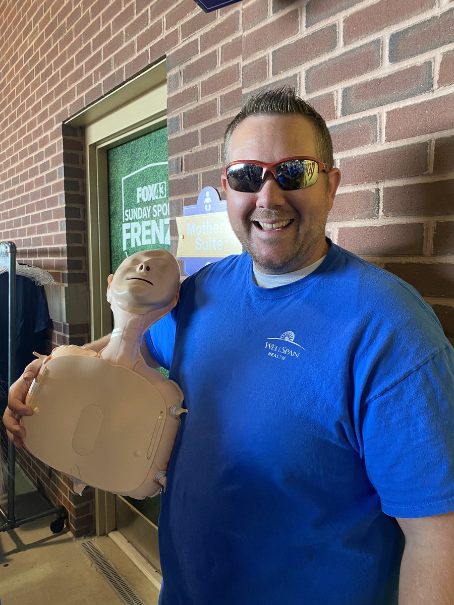 jayresBCPS's tweet photo. Community outreach with my wife @yorkrevolution educating community on hands only CPR! #wellspan https://t.co/zpgsDI6RG5