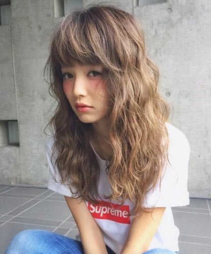I15503785's tweet photo. supreme女子可愛すぎる〜🙈💕 https://t.co/7l3nFXmfx0