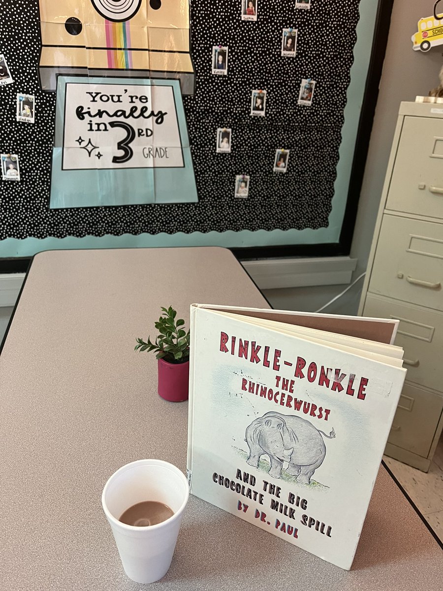 MsCrabtreesCrew's tweet photo. “Everyone can be a helper” -Rinkle Ronkle. Today we read Rinkle Ronkle(one of my fav books from my childhood) drank chocolate milk, and disscussed how we would be leaders and helpers this year! #isdstrong #THbentonproud #isdthird https://t.co/9l2NxaVObY