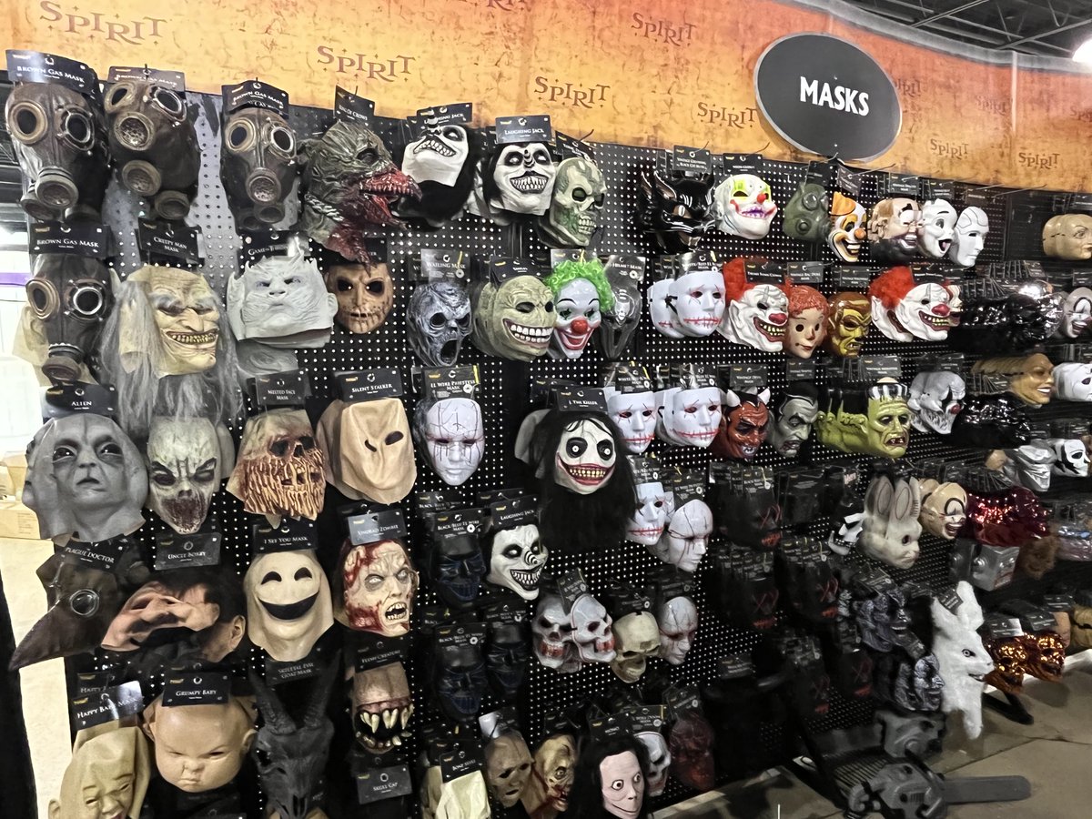 ShopEastTowne's tweet photo. Fright is already in the air at East Towne! 👻 🎃 Spirit Halloween is OPEN with costumes and décor that are nothing short of eerie-sistible!! Check out their spooky selection at their outside entrance next to Dick's Sporting Goods
https://t.co/zReMyXYspN
#Madison https://t.co/sxKMgiGdO5