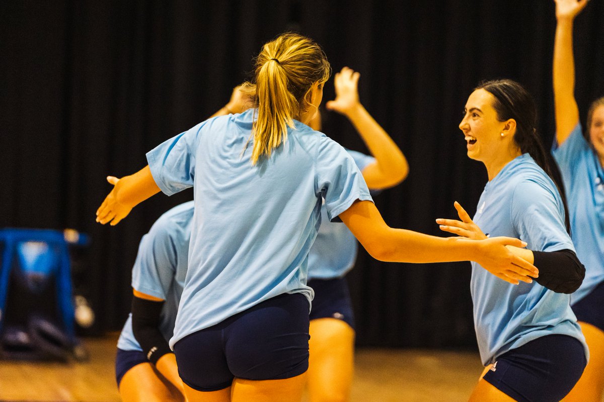 Bringing all the 𝙚𝙣𝙚𝙧𝙜𝙮 🔋⚡️🗣️

✌️ more sleeps til' we compete 

#PawsUp🐾🏐