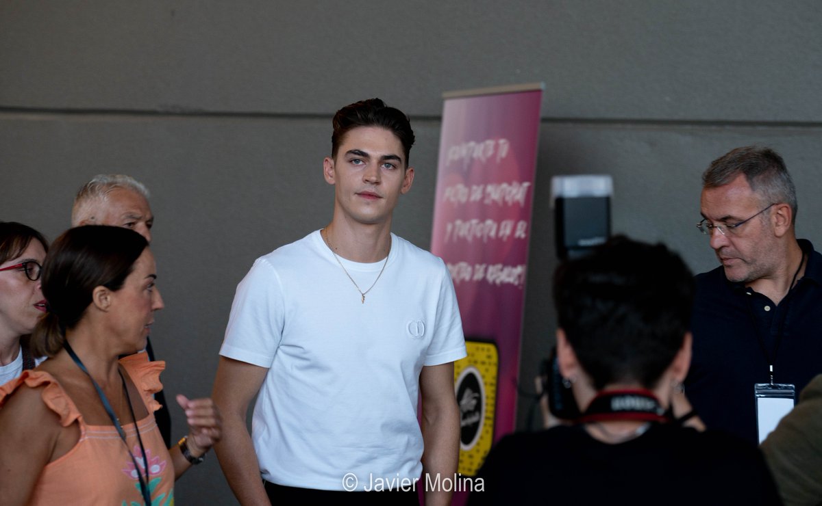 MoobysEs's tweet photo. Photocall de #AfterAmorInfinito #AfterFanParty
Fotografía: @jmol84 https://t.co/JGWGSRD7Ms