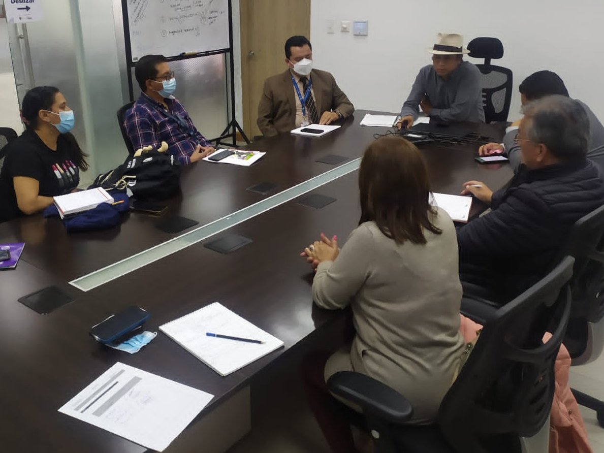 ServidoresNomb1's tweet photo. .@MunozWashigton y delegados de los funcionarios de nombramiento permanente de @Salud_Ec mantienen reunión con Luis Andrango y Andrés Flores delegados del Ministro @PepeRuales. https://t.co/SaljYTJZS2