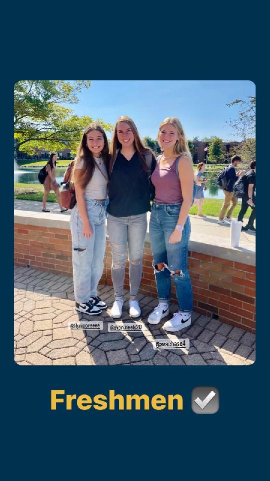 CedarvilleWBB's tweet photo. First Day of classes is in the books! Here's your 2022-2023 WBB LadyJackets!!!  #HeartandHustle https://t.co/6AZ55PJcl2