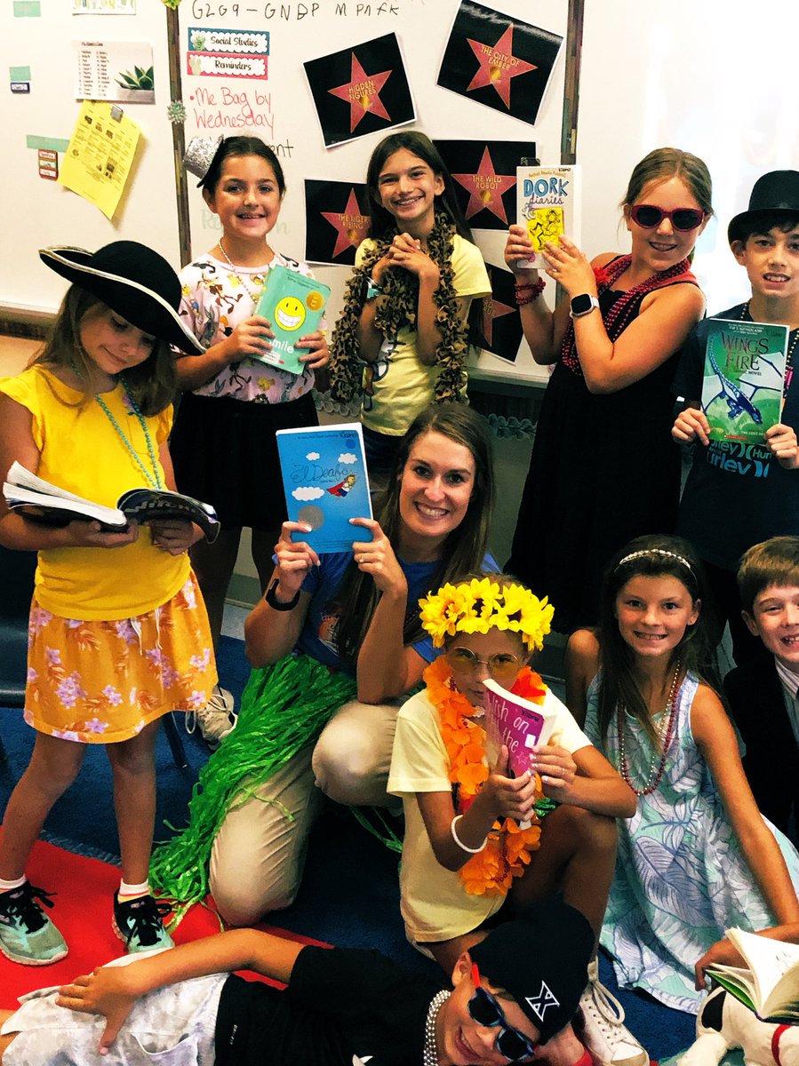 ms_aklamo's tweet photo. The fashion, the walks, the books! We 💙 reading! @WilsonElem https://t.co/MqnGaLg92k