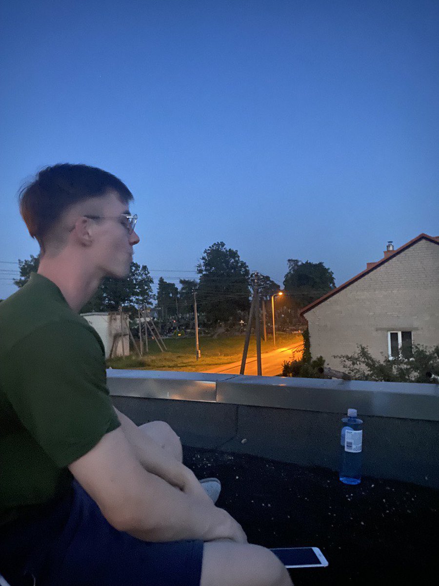 Poachyx's tweet photo. So.. I finally took a break from apex to travel meet relatives and someone special. But I’ll be back in a couple weeks or so 😊 #apexlegends #sucks #thesoul #outofyou #takea #break https://t.co/RYrNPe7a4M