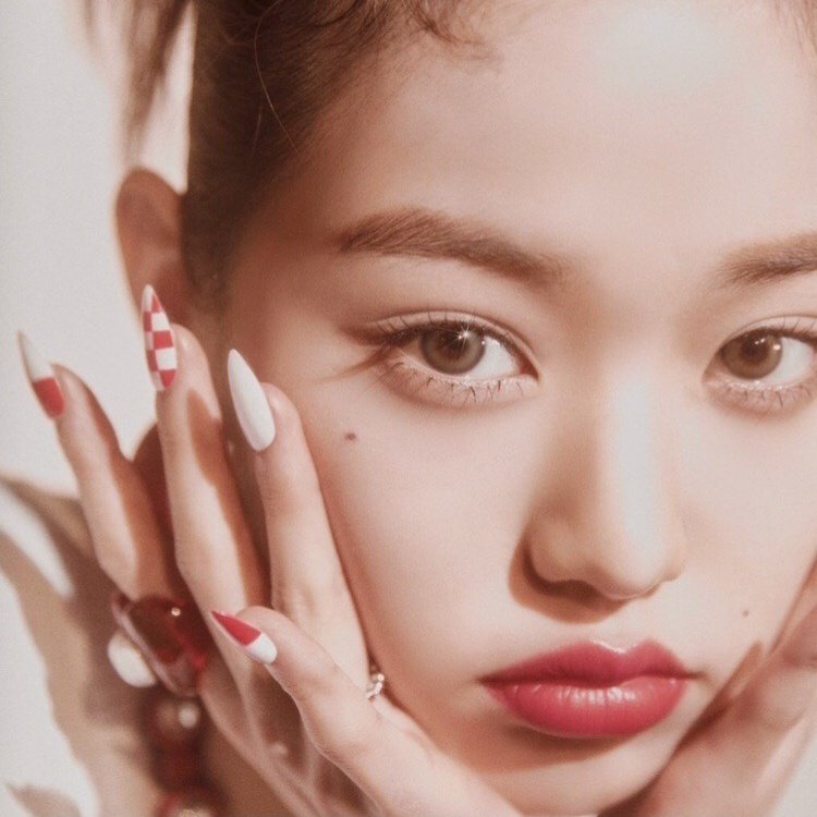 𖤣𖥧 tweet media