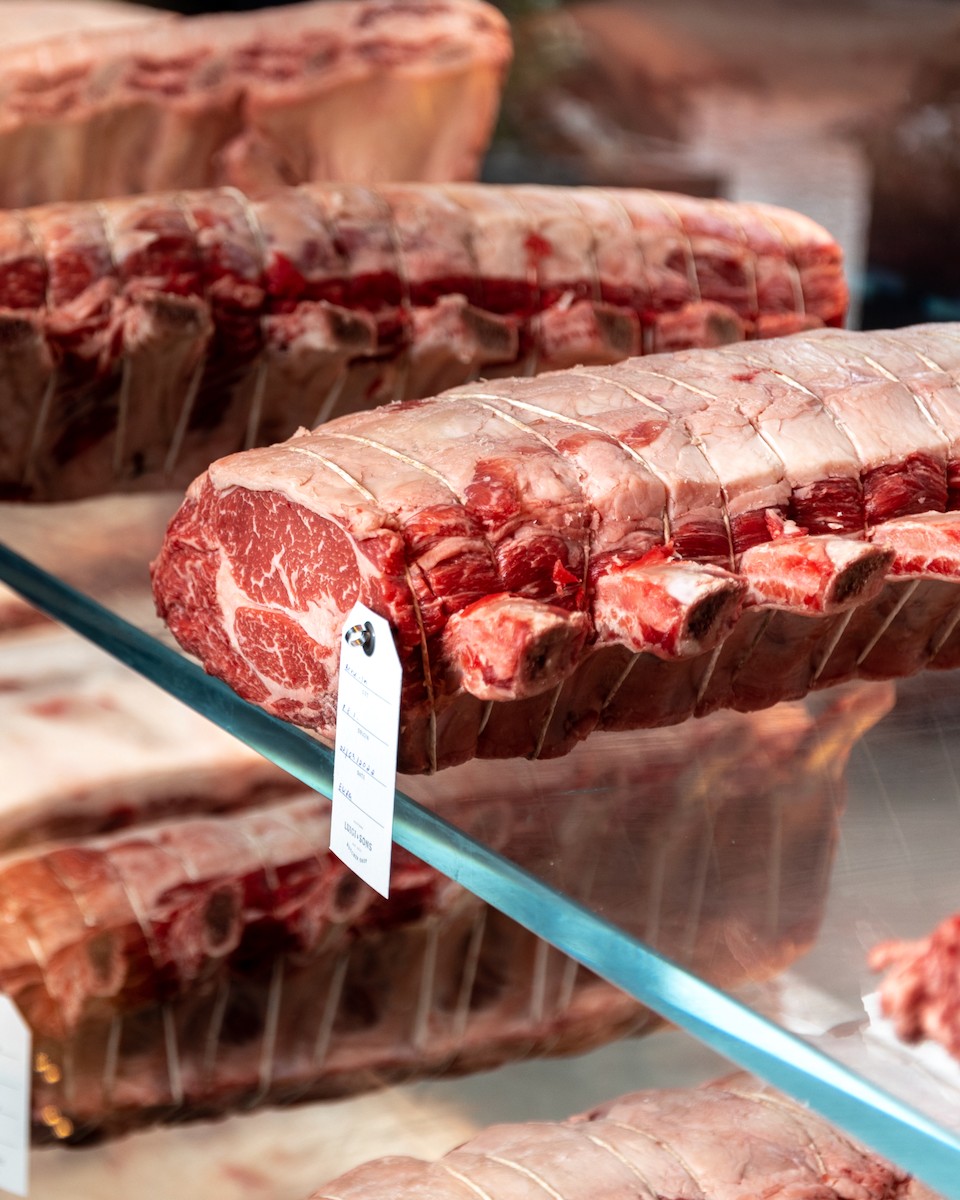 luigiandsons's tweet photo. Custom cuts by our team of expert butchers.​

Options rotate daily. ​

- A5, Kagoshima Prefecture, Japan​

- Snake River, Idaho​

- Hank's grass-fed beef, BC ​

#LuigiAndSons https://t.co/yAqOp5WHv0