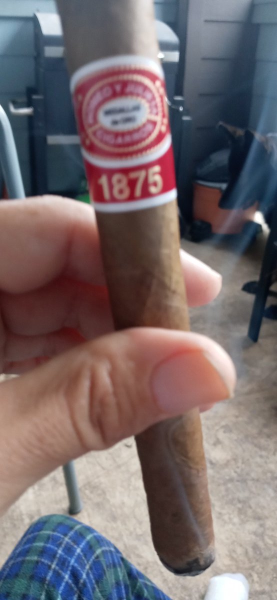 Romeo y Julieta 1875. FTW on a rainy south texas day