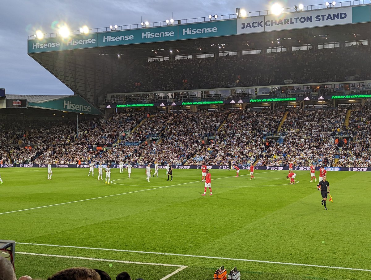 SteGorny's tweet photo. So the household was split down the middle tonight.... But the right result ensures bragging rights until we meet again πͺπͺβ½β½ #lufc #LEEBAR https://t.co/rvMKpdDdVM