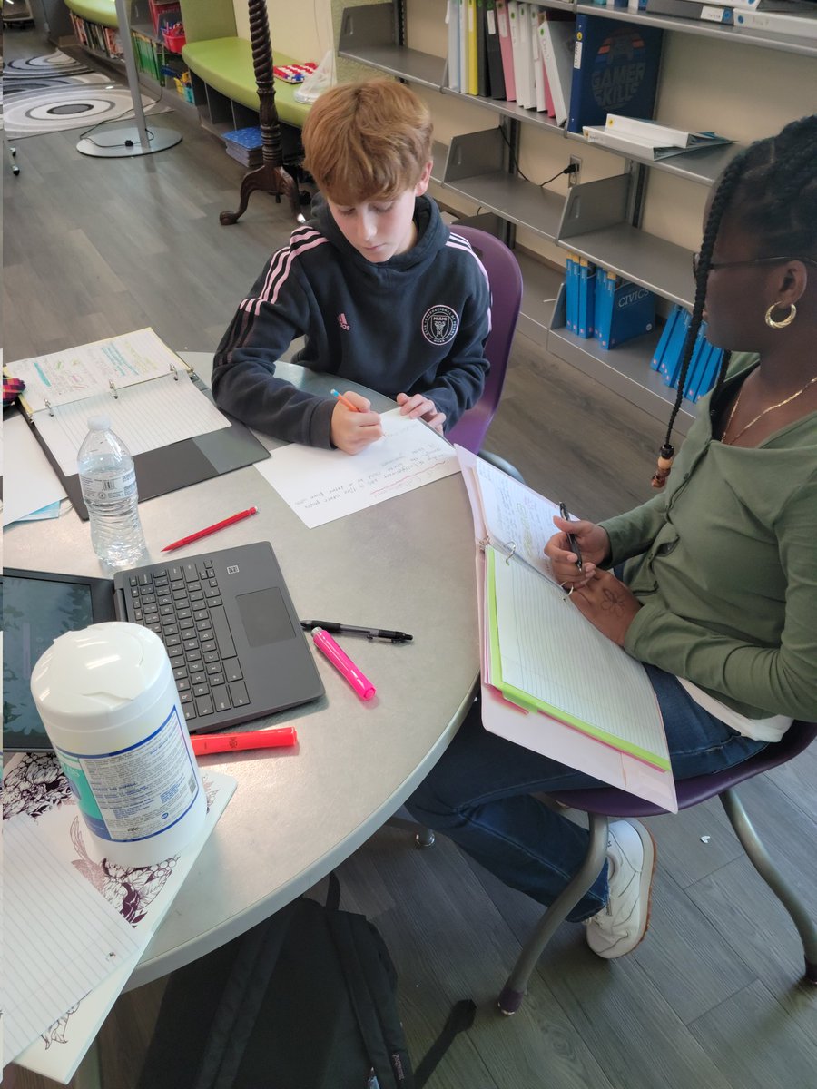 TaylorTurizo's tweet photo. Civics Ss building a timeline of important events and documents from our lessons so far. #TCS7thgrade https://t.co/tGLfvtYMaJ