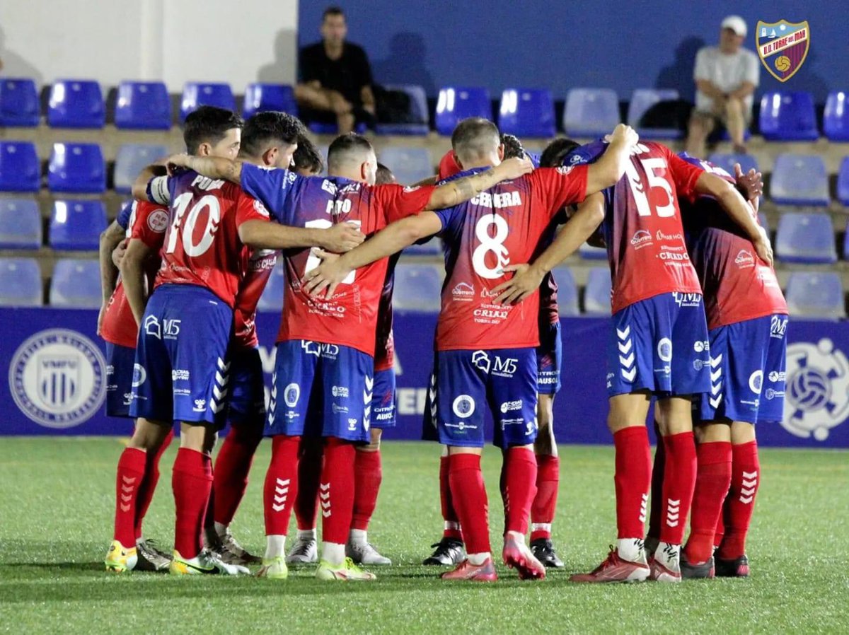 RAFAN6's tweet photo. Nadie nos dé por muertos. 

Partido grande en Marbella 

@marbella_fc - @udtorredelmar71 

Domingo 28 a las 18;00  

Vamos Torre!!! 💪🏻⚽️ https://t.co/JLEubxjcwX