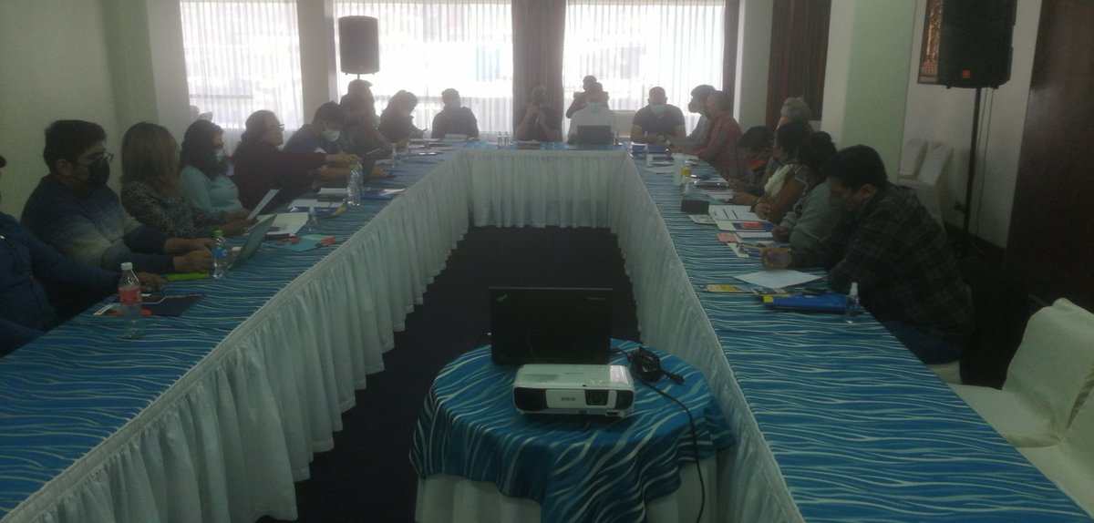 MendozaHari's tweet photo. Mesa Técnica implementación #PrEP respuestas a la #ViruelaDelMono sociedad civil y @SaludDeportesBo @REDBOL_BOLIVIA @idhbol @FundIgualdad @asuncami #coalibol #TLGBBolivia #ALEP https://t.co/cAtVZkA2BL