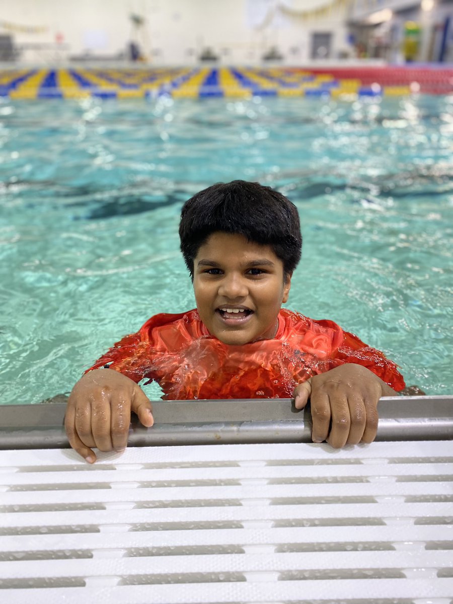 MrsDuranLAV's tweet photo. Fourth grade is making a splash during Swim Week! @LaVillitaElem @LAV4thGrade @CFBISD #cfbproud https://t.co/FsNJDtJuTy