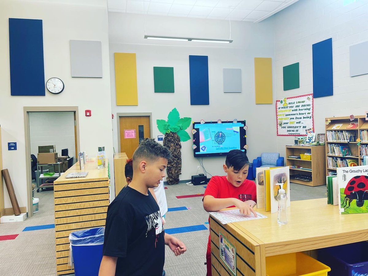 55th graders from Ms Harper’s class enjoyed reviewing Library procedures with a scavenger hunt today. They had a blast🤩<a href="/jodi_seitz/">Jodi Seitz</a> <a href="/ReamsRams/">ReamsElem</a> @LoriDonovan14