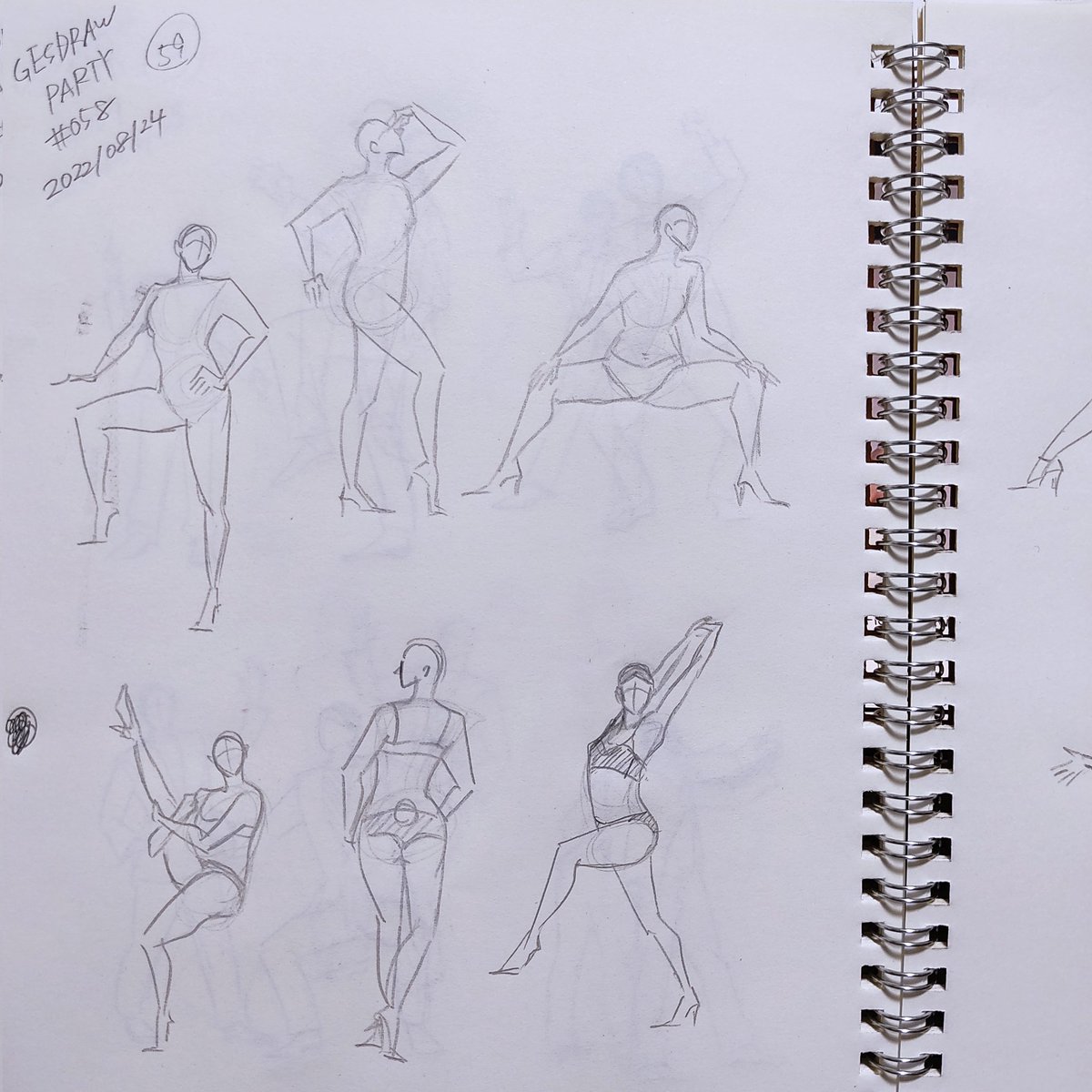 ジェスドロはじめて約3ヶ月、目標の600体に到達ー!!
あとは生まれるまで描き続けます!! 