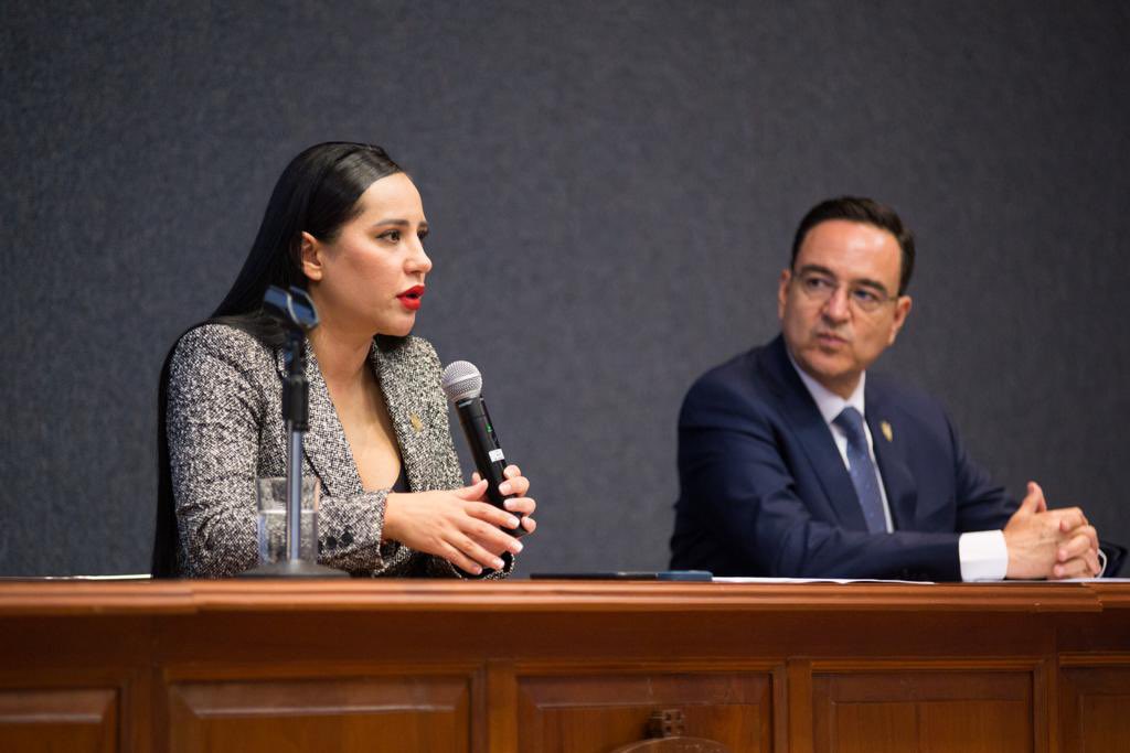 SandraCuevas_'s tweet photo. Hoy, en la Universidad de Guadalajara, asistí a la “Cumbre Internacional del Hábitat de América Latina y el Caribe” #CIH2022ALC, donde propuse la creación de una agenda metropolitana, que afronte el desarrollo donde cohabitamos alcaldías, municipios y entidades federativas. https://t.co/pLKU9uRrPO