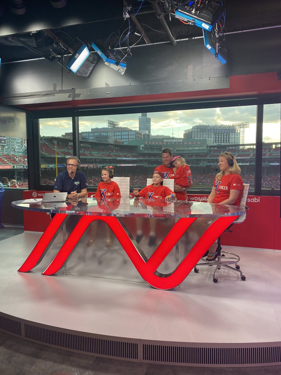 middlebrooks's tweet photo. More amazing guests on set with us tonight. Please, please, please donate to @TheJimmyFund to help families like the Alexander’s. https://t.co/A5Qj7yMEoW