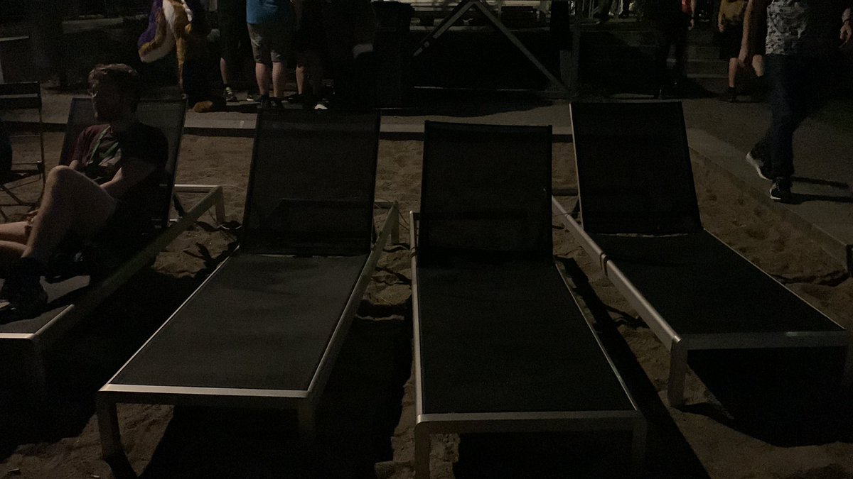 EF_prime's tweet photo. @Wrulfy They have benches :) ^til https://t.co/erwdZCXjRr