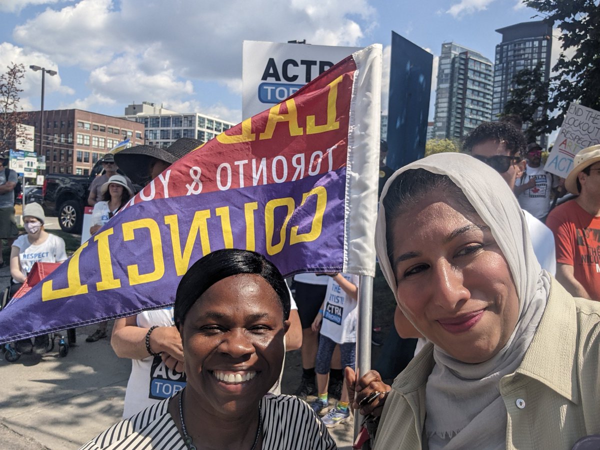 ausmalik's tweet photo. Everyone deserves decent work. Proud to join @ACTRAToronto workers #RallyForRespect. Commercial performers are fighting for fair wages, benefits, safe conditions in the ad industry. The Institute of Cdn Agencies must bargain fairly &amp; end the lockout https://t.co/cebxrHqhJu #SpaFY https://t.co/eRZriagTA2