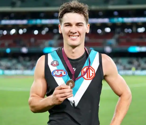 1629senSA's tweet photo. He's just collected his first ALL-AUSTRALIAN blazer, and he'll be joined @kanecornes and @_andrewhayes after 8am. https://t.co/QpAtDYLyVC
