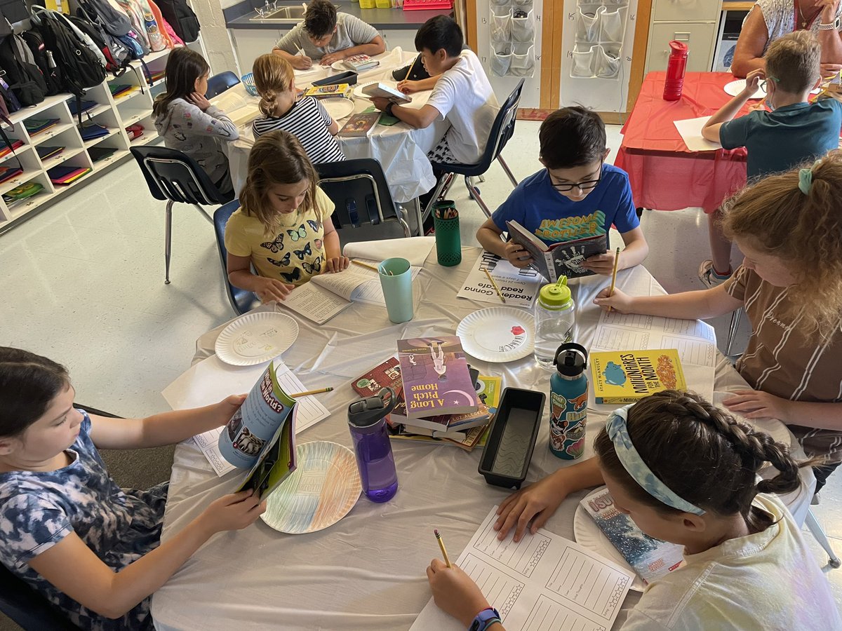 Week 1 has been going great! Today students did a “Book Tasting” to explore the many new books in our classroom library. Was happy to see the many five star reviews that were given!⭐️📚 #ReadersGonnaRead