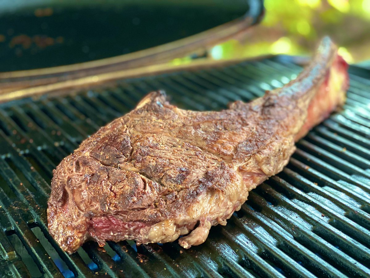 モーニング発売日!
『#焼いてるふたり』78話載ってます。
係長 福山健太です。
お料理はトマホークステーキ!!
8巻が9/22に出ます!
https://t.co/yjdeAbWDQG