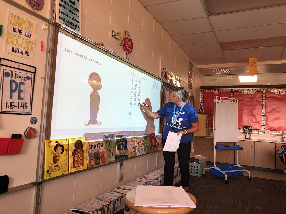 MrsKunkel2002's tweet photo. So happy to have guest teacher and IF coach @KellyOlivero3 with us today! Students used area tiles to discover prime and composite numbers. Great lesson, Kelly! 👏🏼👏🏼👏🏼👏🏼👏🏼 #BetterTogetherD95 #FoxFamily https://t.co/k9dm3lnfCN