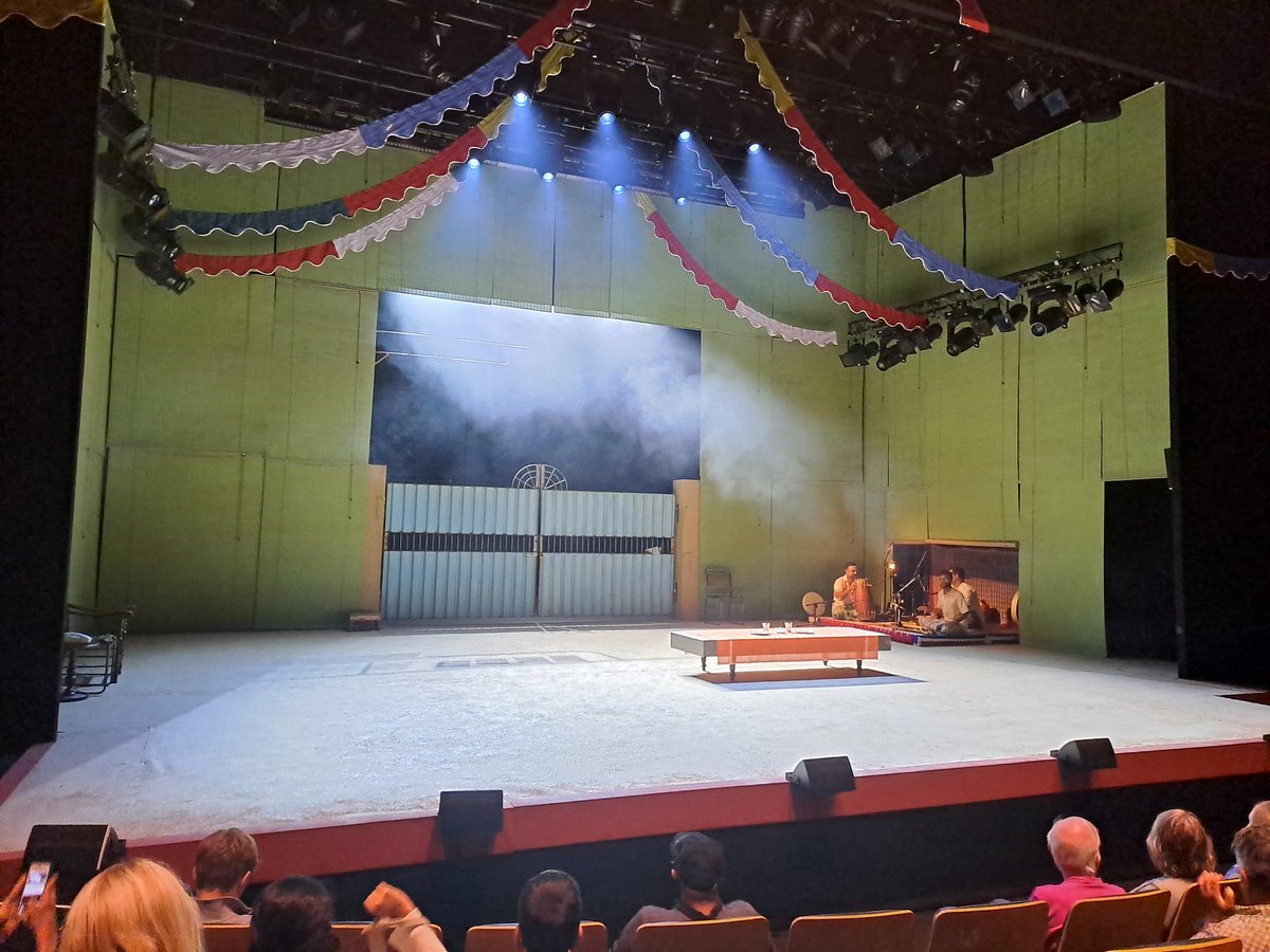 KalpanaBoodhoo's tweet photo. I felt all the emotions watching #countingandcracking @BirminghamRep tonight. I laughed, cried and left wanting to book a flight to visit! An amazing play with a fantastic cast. It's on until Saturday, so book tickets! (Plus you get amazing Sri Lankan food in the interval!)🇱🇰🇦🇺 https://t.co/ZIYXcyOjmx