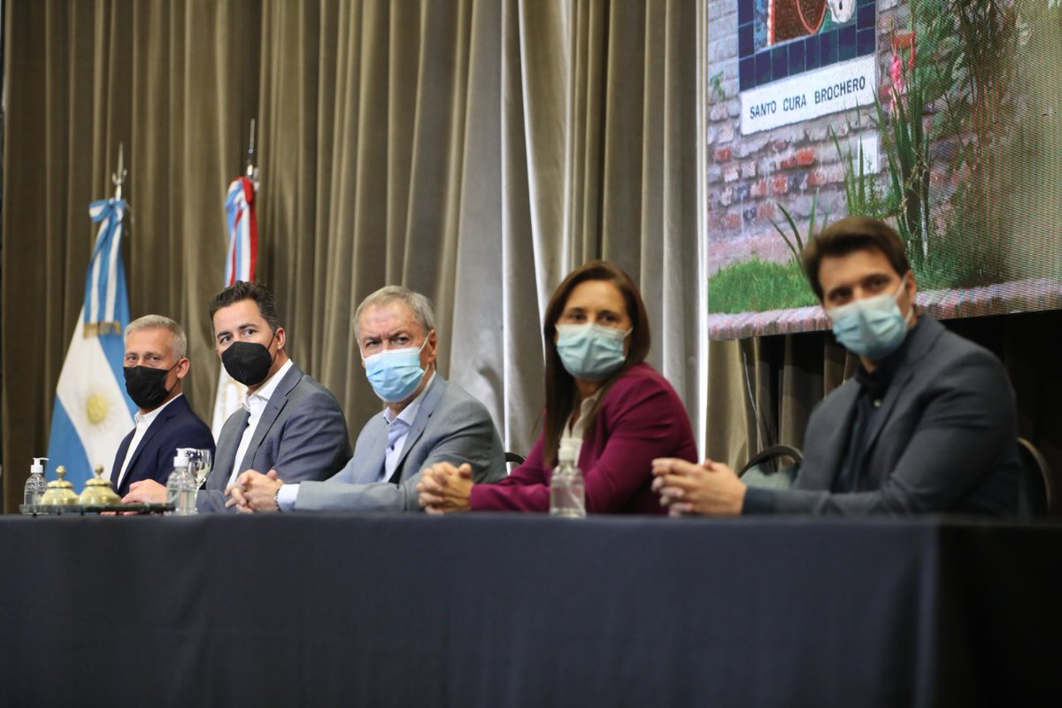 ManuelCalvoCba's tweet photo. Además firmamos convenio con la Universidad Nacional de Córdoba y de Río Cuarto, que será una herramienta clave para determinar el uso público, los objetivos de conservación, restricciones, protocolos de visitas y las reglamentaciones para el uso y control de las áreas.
#Hacemos https://t.co/jhYfYRI5BE