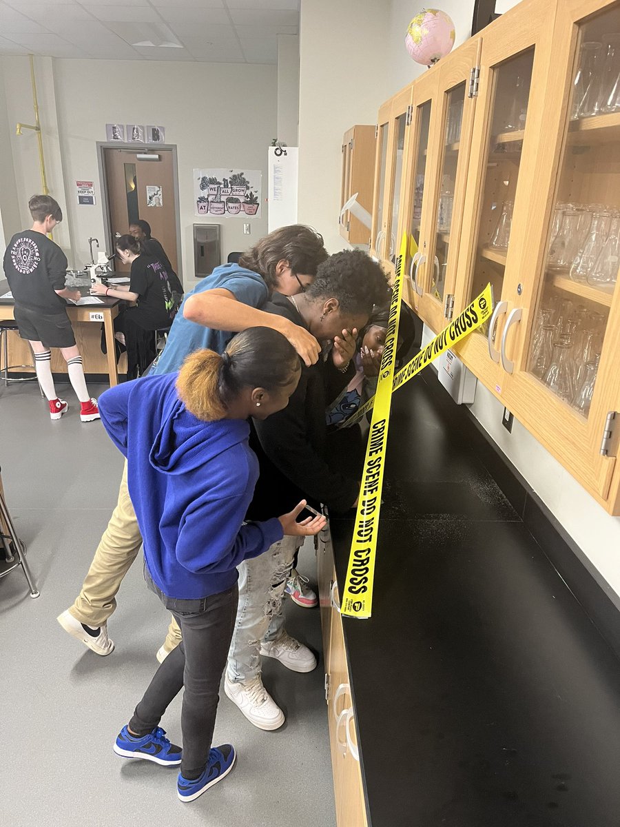 cogginstweets's tweet photo. Really enjoyed today’s forensics lab. The quizzes went “missing”, residue was left behind by the perp, the students had to figure out who it was by viewing slides of residue. Quiz postponed to tomorrow. #forensics https://t.co/FRMUZIJgLW
