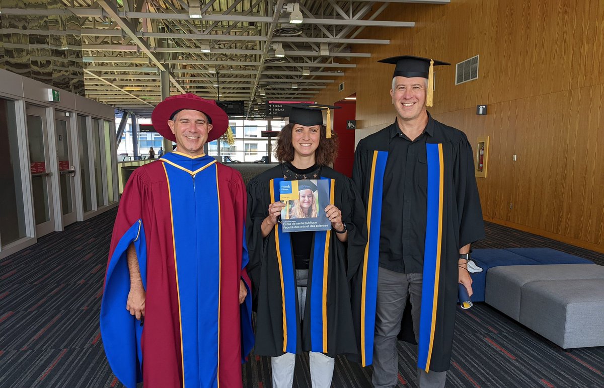Roxane_'s tweet photo. Les trois directeurs de département de l' @ESPUM_UdeM (Sami Haddad #DSEST, @BrynWJones #DMSP, moi #DGEPS) ont participé à la collation des grades du 2e cycle aujourd'hui. Félicitations à nos diplômés !!! Nous sommes très fiers de vous 🎓👩‍🎓👨‍🎓 #santepublique @UMontreal @umtlSante https://t.co/X0FGxjYIF2